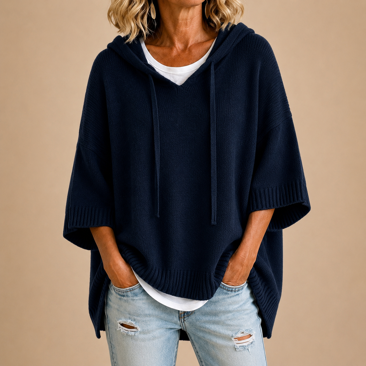 Poncho in maglia con cappuccio blu navy