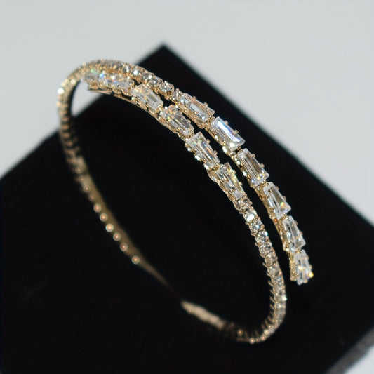 Elegante bracciale in oro bianco con zirconia cubica