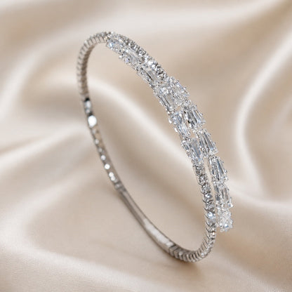Elegante bracciale in oro bianco con zirconia cubica