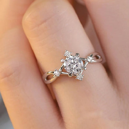 Anello in zirconia con placcatura in oro bianco