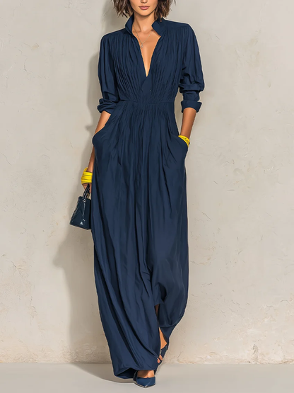 Alma | Abito lungo plissettato blu navy con scollo a V