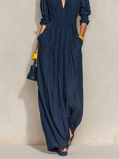 Alma | Abito lungo plissettato blu navy con scollo a V