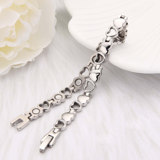 Raffinato bracciale in oro bianco con ciondolo a forma di cuore