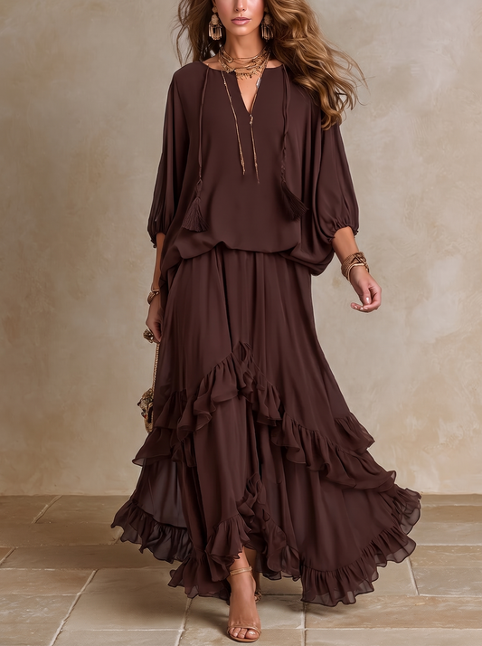 Manuela | Top in chiffon marrone con frange e scollo a V abbinato a gonna a balze a strati