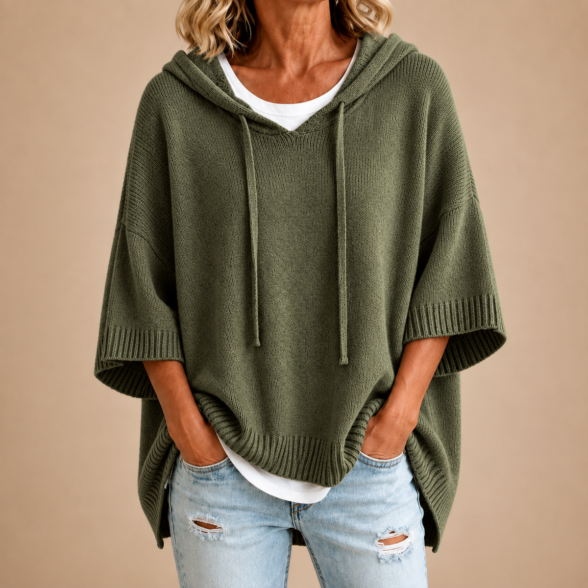 Poncho in maglia con cappuccio verde militare